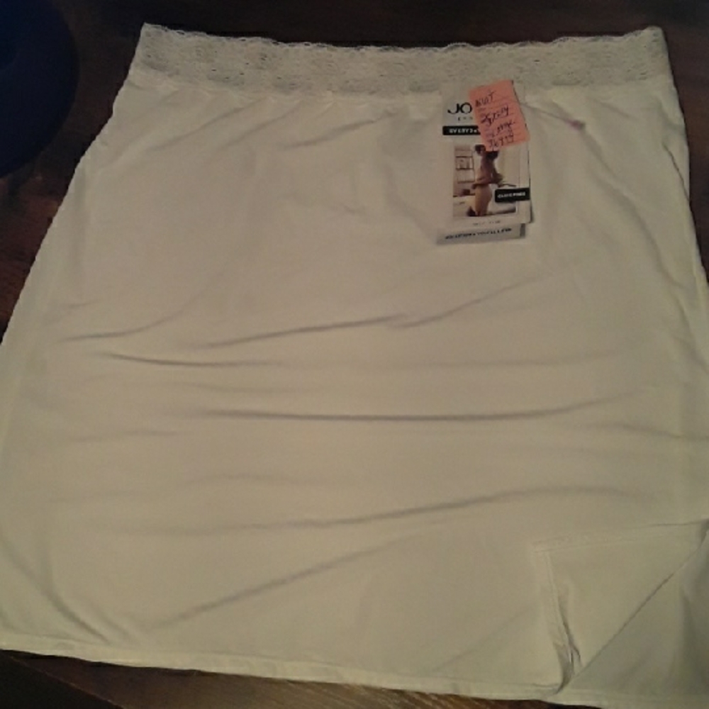 NWT Large Jockey Generation White Half Slip Cling Free Smoothing Lace Waist